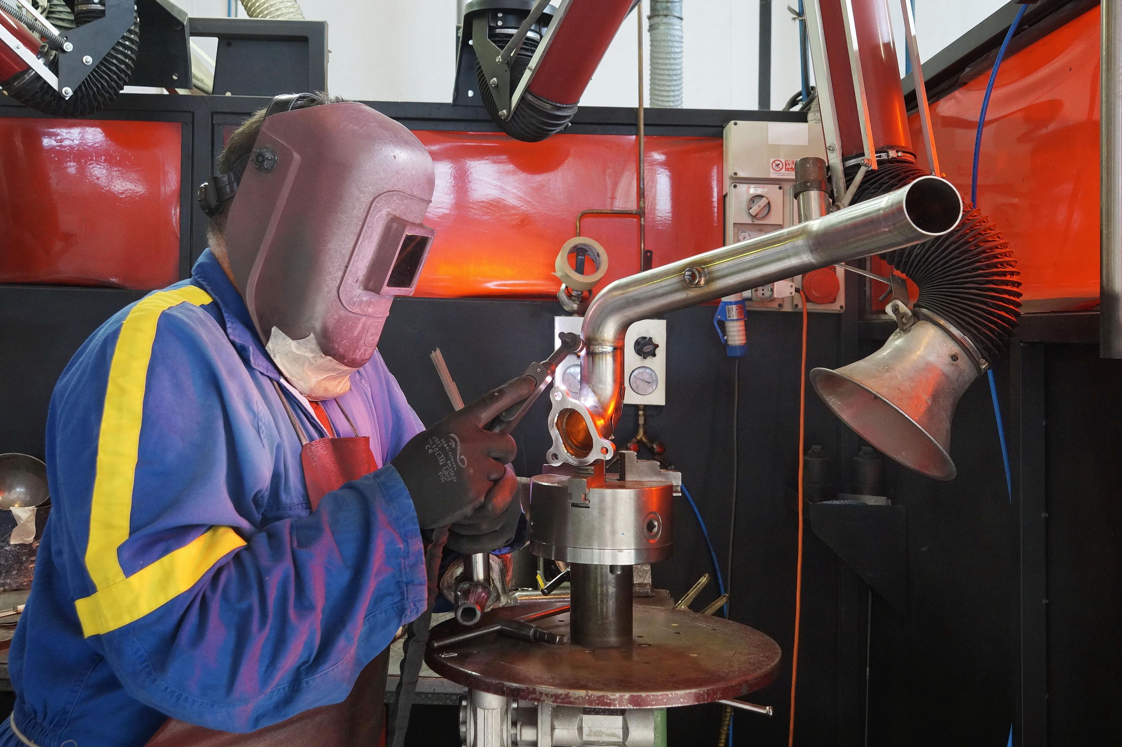 How Industrial Buyers Can Choose a Reliable Welding Tools Supplier